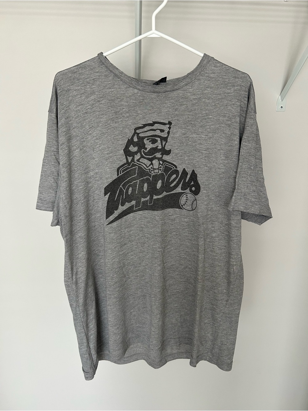 Trappers Graphic Tee - Gray